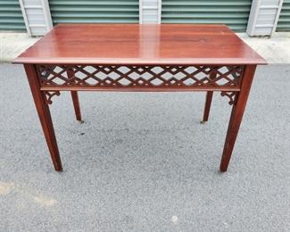 https://ctbids.com/#!/description/share/687788 Very nice sofa table in cherry finish. Table features wheels and 2 hidden extensions that slide under desk when not in use. Measurements 38x22x26" Extensions 16x12"