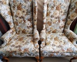 https://ctbids.com/#!/description/share/687793 Pair of project chairs that could use some re-upholstering. Very sturdy chairs with Queen Anne style legs in a light oak finish. Measurements: 30x32x50" Cushion height 18" Depth 20"