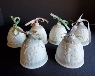 https://ctbids.com/#!/description/share/687835 Set of Lladro porcelain holiday bells from the years 1988, 1991, 1992, 1993, 1994 and 1995.
4” H