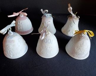 https://ctbids.com/#!/description/share/687837 Lladro porcelain holiday bells from 1996, 1998, 1999, 2000, 2001 and 2003.
4” H