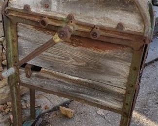 John Deere Corn Sheller