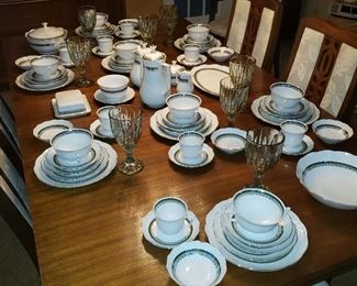 Vohenstrauss  China Dinnerware Set Service for 8