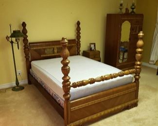 Vintage Full Size Bed & Mattress & box Springs