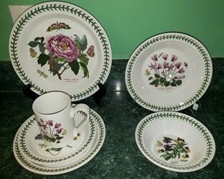 Portmieiron  Dinnerware Set 