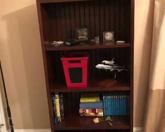 Pottery Barn 4 shelf book shelf. Good condition. 