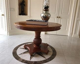 Dining/Kitchen table with leaf. 