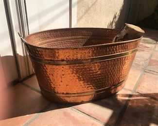 $165 Oval copper tub.  25"x14"12"