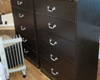 2 matching dressers