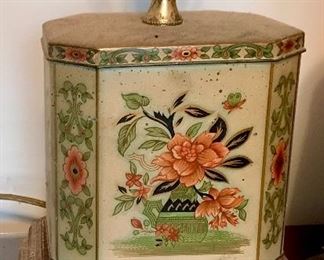 Vintage tin oriental table lamp