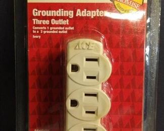 Ace Grounded Triple Outlet Adapter Ivory 15 amps 125 volts 1 pk