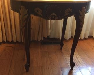 The turned legs on this table are stunning!