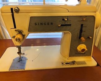 Vintage Singer Sewing Machine  with Cabinet 