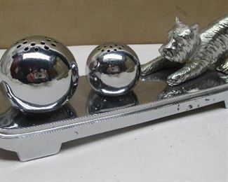 	Scottie dog chrome shaker set