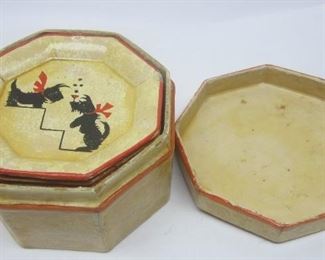 A set of 12 Jery Wil Scottie dog coasters - vintage Japanese in a box.  Octaonal shaped.  Made of a lacquered paper composition material.  Box is 4.25" diameter. 
Condition: the box has a crack.  There are some chips in the finish