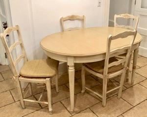 2. Round Crackled Painted Dining Table by British Imports w/ 1 18" Leaf and 6 Chairs w/ Rush Seats 