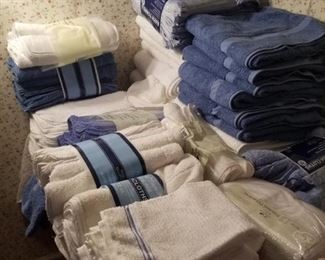 New old stock towels and wash cloths, kitchen linens