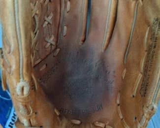 Mizuno Baseball Glove