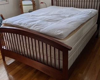Shaker Style Bed - Queen