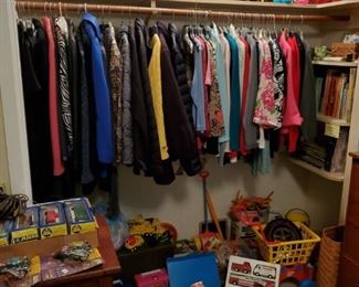 Vintage Toys, Barbie, Star War, Child Books & Clothes