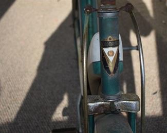 Antique Roadmaster, "Pleasure Liner" Girls Bicycle Tank Vintage Green and White in Beautiful Condition a Bicycle Restorer/Collectors Dream!