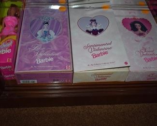 Beautiful Dolls - Hundreds of them! Bob Mackie's * Barbies * Gone with the Wind * Shirley Temple * Madame Alexander and More! All in Wonderful Condition! Many NIB!