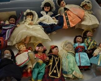 Beautiful Dolls - Hundreds of them! Bob Mackie's * Barbies * Gone with the Wind * Shirley Temple * Madame Alexander and More! All in Wonderful Condition! Many NIB!
