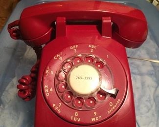 1969 WESTERN ELECTRIC CD500 RED ROTARY DESK PHONE.