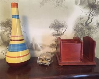 Decorative accessories.