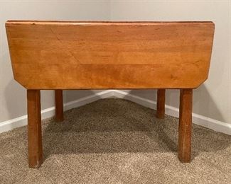 Drop leaf side table, ( one side detached. )