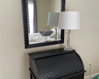 Black roll top student desk & 2 glass table lamps