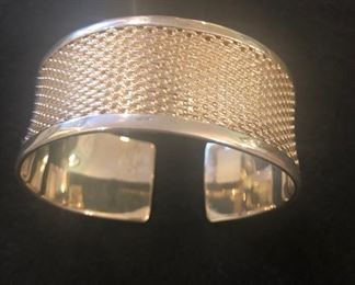Cuff mesh bracelet