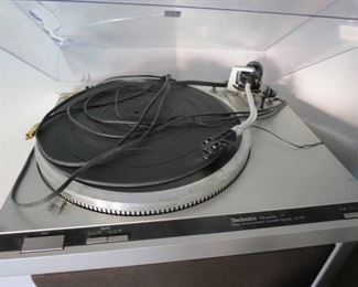 $100.00. Technics Quartz Direct Drive SL-Q2 Turntable
