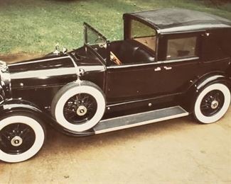 1929 Lincoln Cabriolet Convertible Limousine  has vin number 57628 $105.000 or best offer. It was last driven 4 years ago.