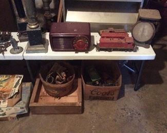 Lionel trains Vintage radio.