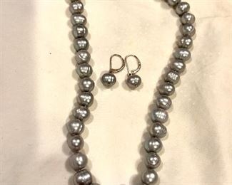 $75 Pearl necklace and earrings set 15" long 