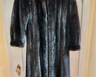 $595 Blackglama mink coat - size small