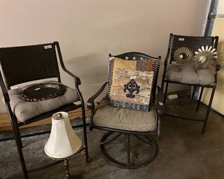 Patio furniture that matches the chaise