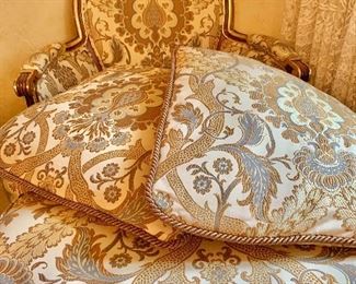Detail (pillows)