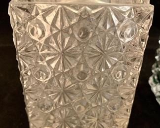 detail; daisy button