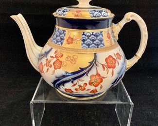 $60 - Vintage Imari teapot - 6"H - AS IS - Tiny chip on spout