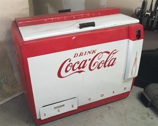 Totally restored externally! Looks topnotch, but does not currently cool. That can be done by any refrigeration place.