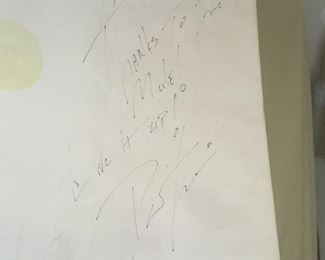 that he real-signed GIANT. This may be the largest real pat green signature in the world!!! Tell your friend you went to an estate Sale and brought Pat Green Home with you... then bust him out for your next party to prove it or just let him live in your living room flu-time. We won't judge.