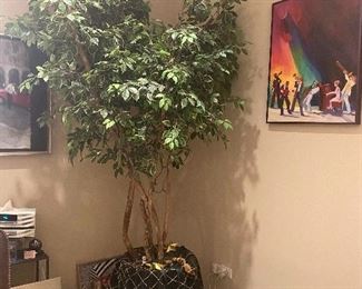 Indoor faux tree, Painting of jazz players not available