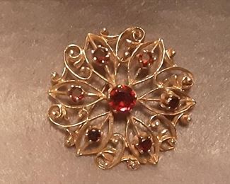 14Kt Yellow Gold & Garnets Brooch