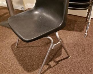 MID-CENTURY STACKING CHAIRS