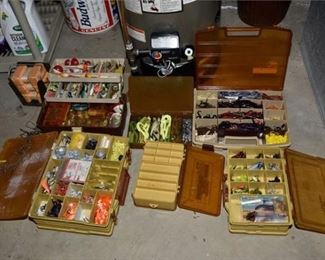 164. Group Lot Of Fishing Items