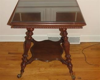 ANTIQUE CLAW AND BALL TABLE.