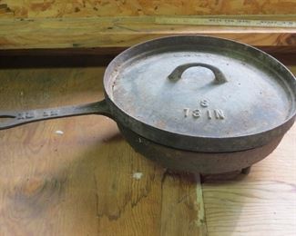 13 INCH IRON SKILLET WITH LID.   CIVIL WAR ERA.  MADE IN BALTIMORE.
