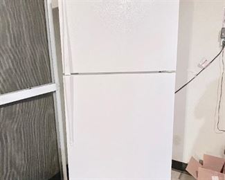 Basement fridge, Whirlpool 18.1 total Cubic Feet. Works, model ET18NK/ET18NM. Pre selling $200 OBO