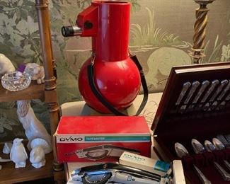 PLEASE NOTE; NOT sure if it works completely as intended. Still a cool looking piece. Cool MCM retro Edmund Scientific Company Astroscan telescope.